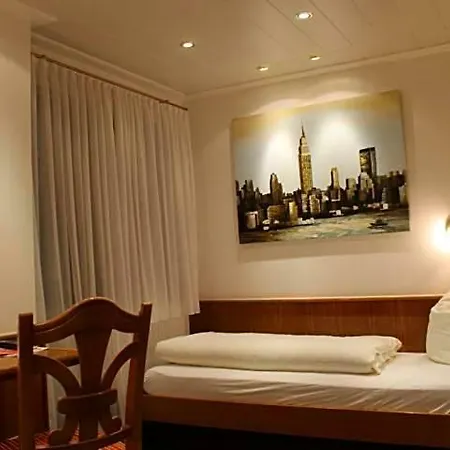 Hotel Garni Krone 3*